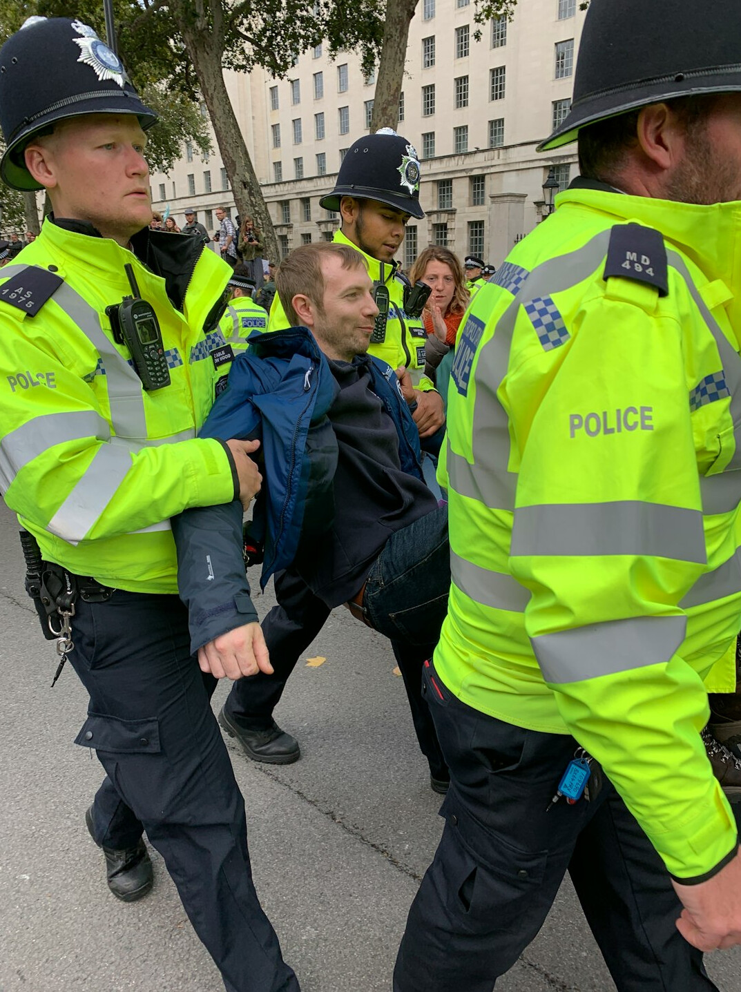 police arresting shoplifter