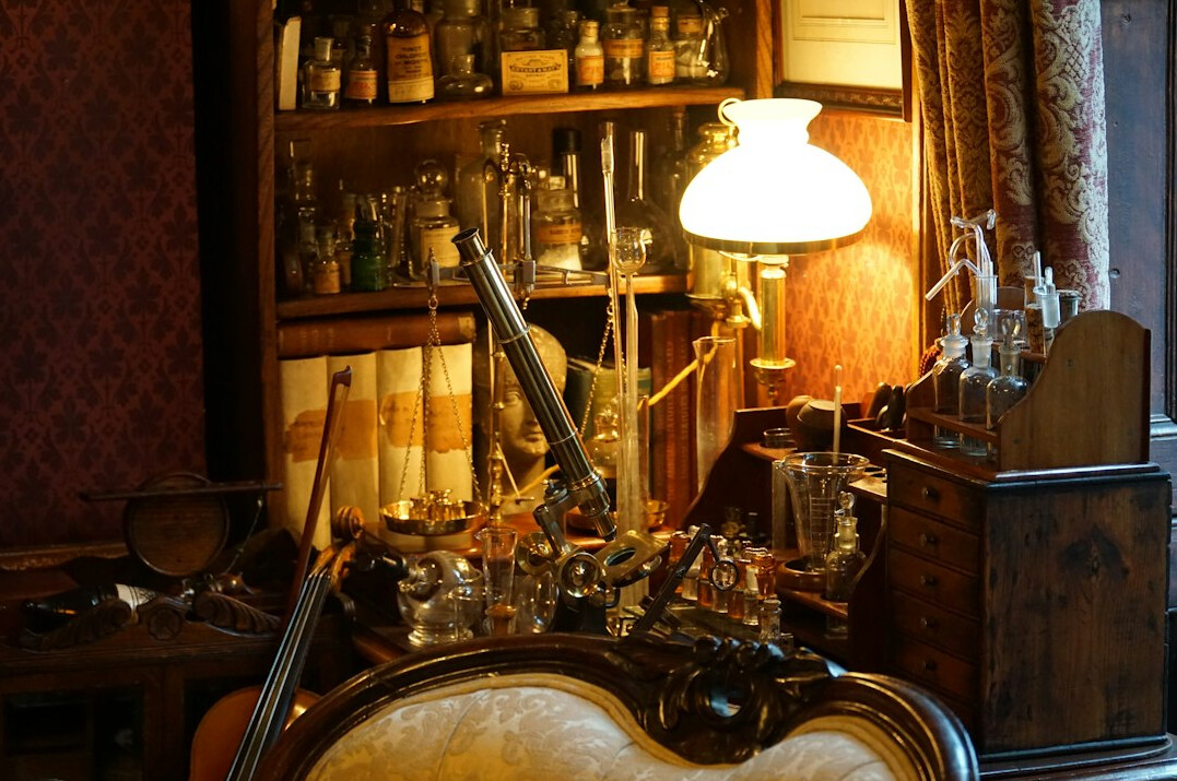 store detective in action